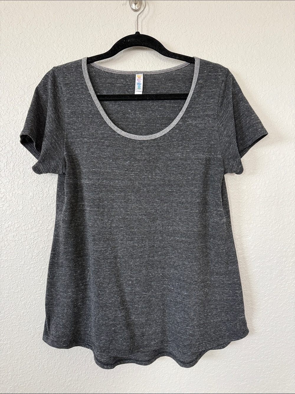 LuLaRoe Classic tee Dark Heather Gray Scoop Neck Short Sleeve Top medium